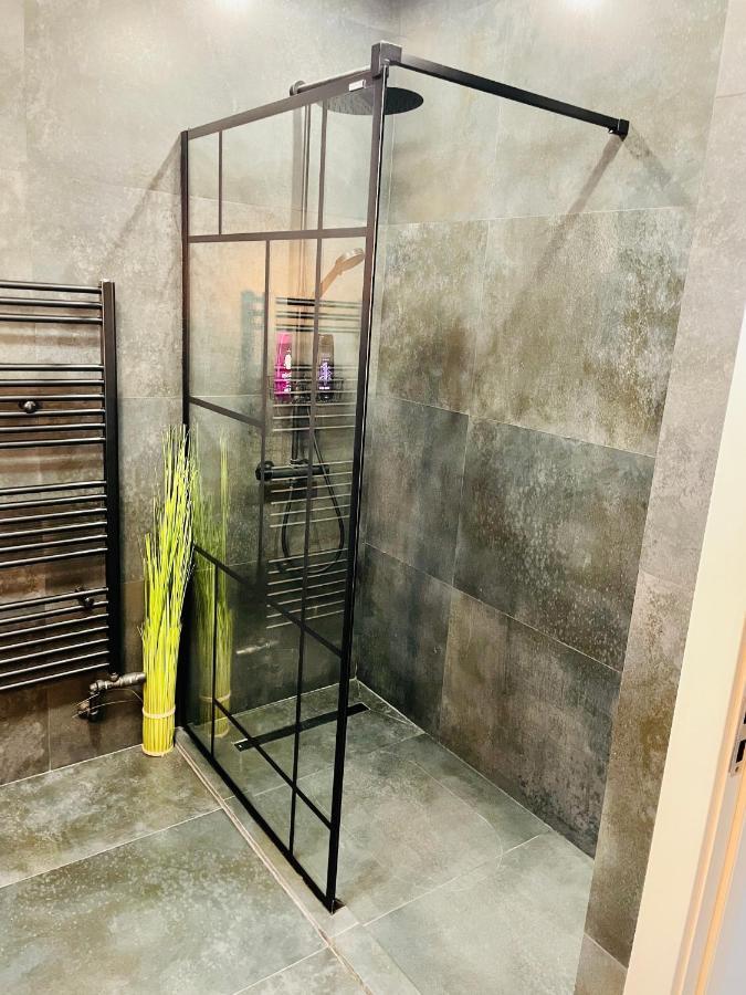 Appartement Aici Te Simti Ca Acasa à Iasi Extérieur photo